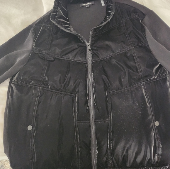 Jacket - Picture 4 of 4